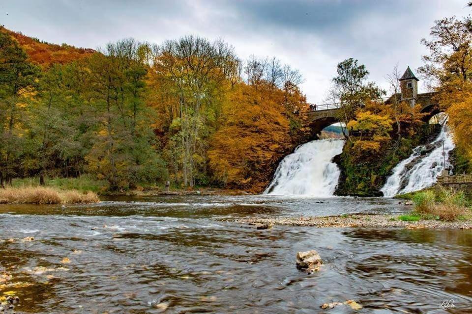 Au Sommet De La Cascade 호텔 스타블로 외부 사진